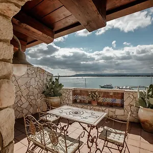Palazzo Giunta - Porta Marina Ortigia Bed & Breakfast