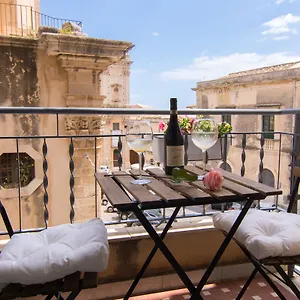 Maison Ortigia Bed & Breakfast